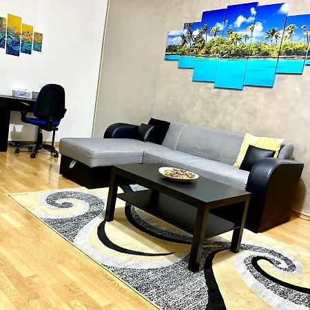 Sky Modern 1 Bedroom Apt W Free Parking Bukarest Exterior foto