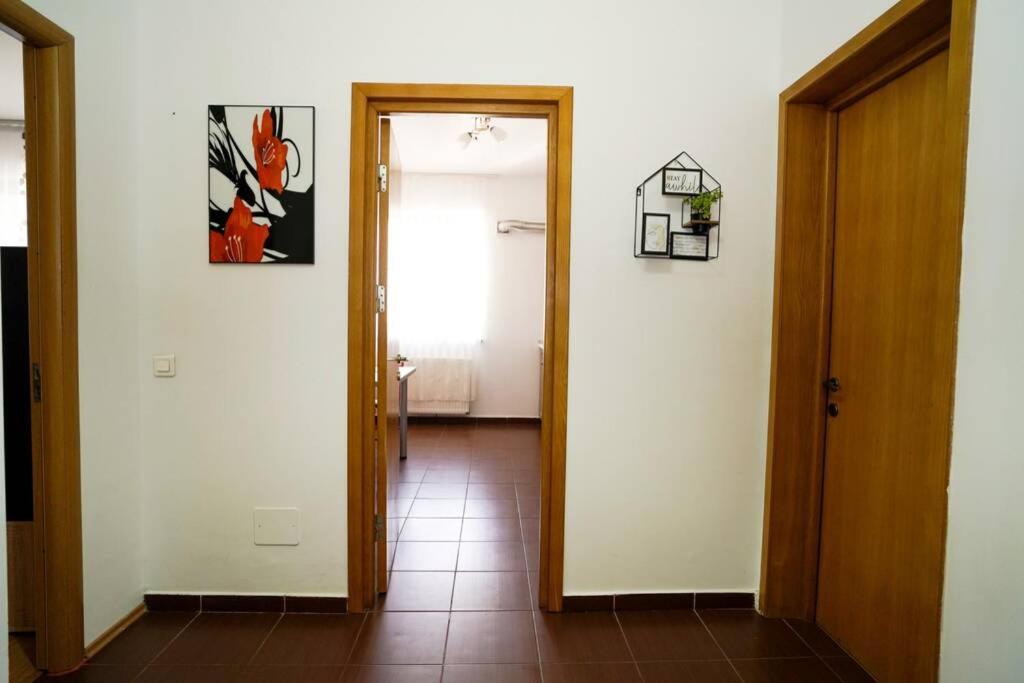 Sky Modern 1 Bedroom Apt W Free Parking Bukarest Exterior foto