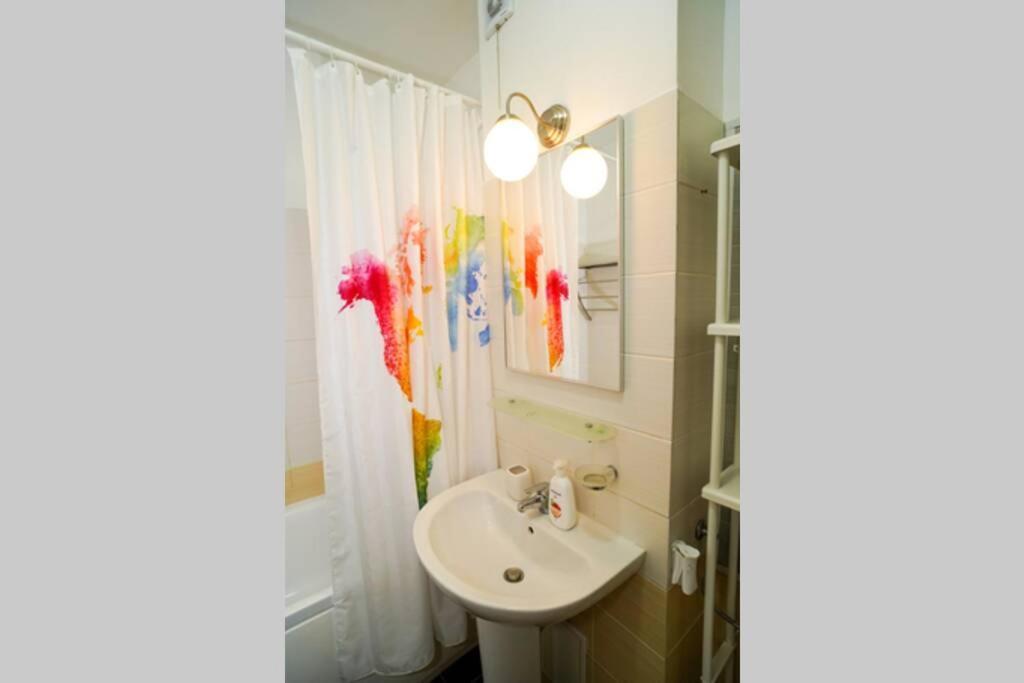 Sky Modern 1 Bedroom Apt W Free Parking Bukarest Exterior foto