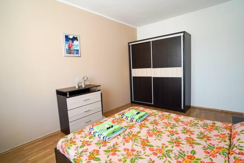 Sky Modern 1 Bedroom Apt W Free Parking Bukarest Exterior foto