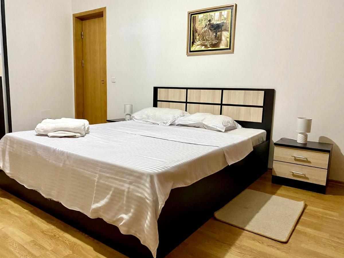 Sky Modern 1 Bedroom Apt W Free Parking Bukarest Exterior foto